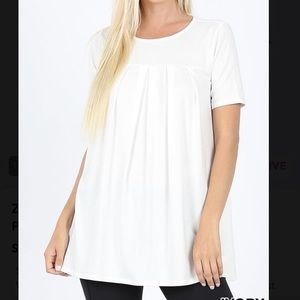 *Ivory* Zenana Short Sleeve Round Neck Pleated Top